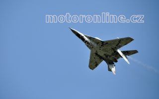 MiG 29 SOLO show widescreen