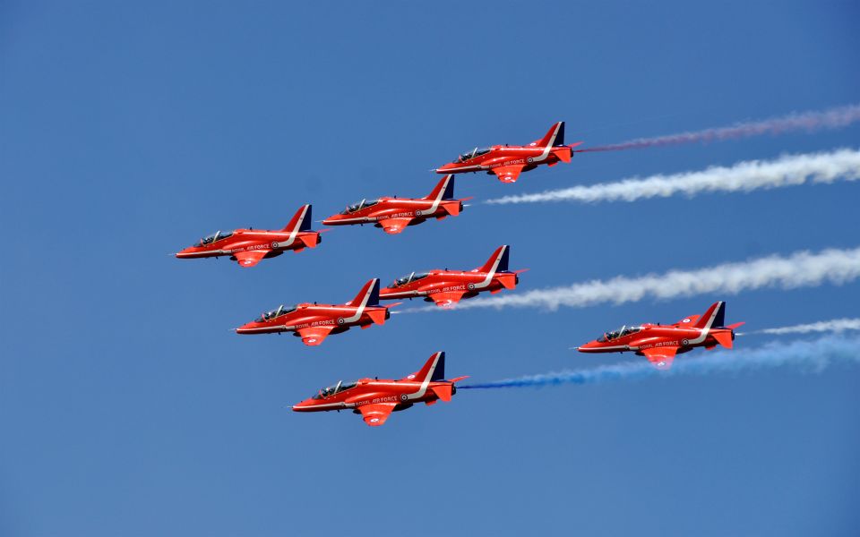 Red Arrows Royal Air Force widescreen