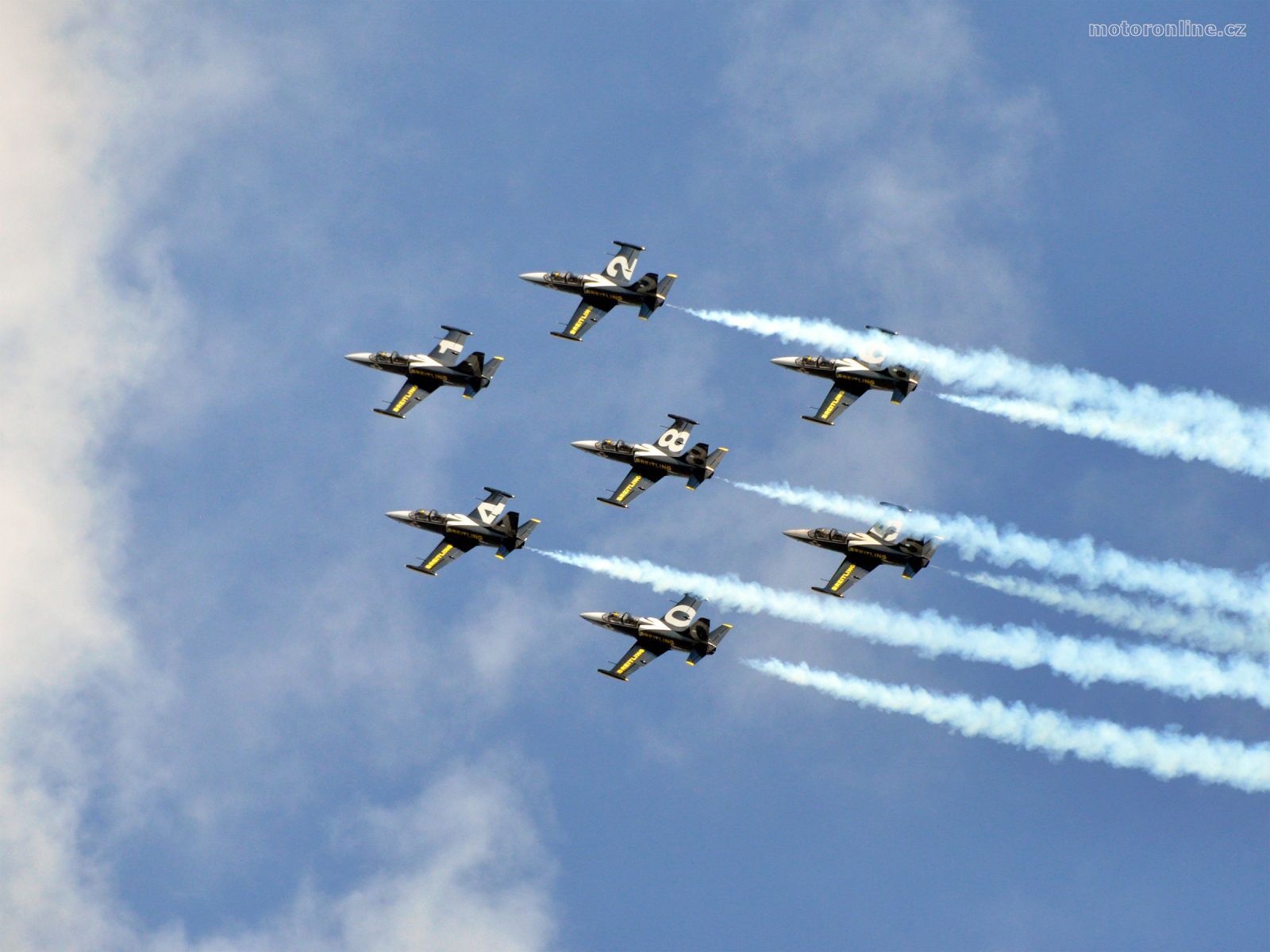Breitling Jet Team prulet 7 letadel